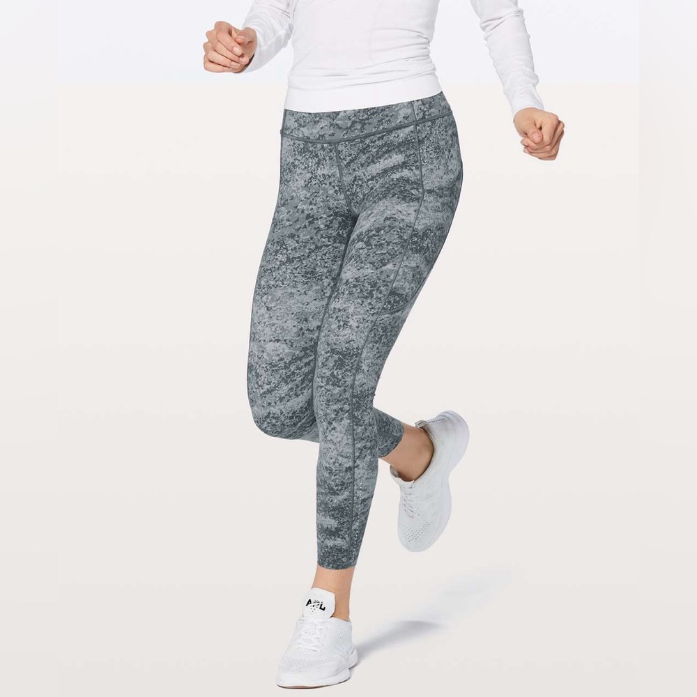 Lululemon Area Ice Gray Fast & Free Tight 7/8 Leggings, Size 4